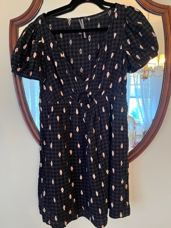 Anthropologie Dresses & Skirts - Anthropologie Black Plaid Mini Dress with Pinkish Tan Motifs Medium